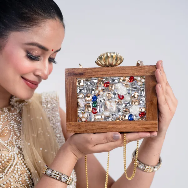 Zaria_Jewelwood_Clutch